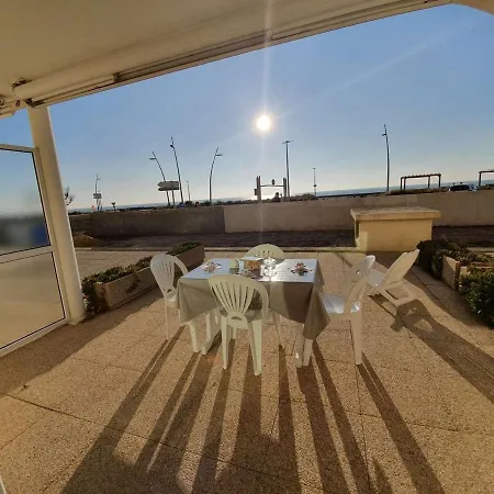 Apartment T2/cabine En Rdc, 4 Couchages, Terrasse, Parking Prive, A 50m De L'ocean - St-hilaire-de-riez - Fr-1-224c-50