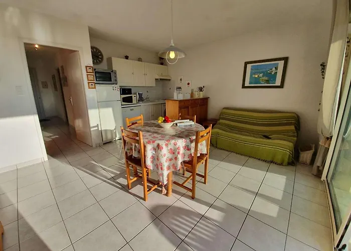 Apartment T2/cabine En Rdc, 4 Couchages, Terrasse, Parking Prive, A 50m De L'ocean - St-hilaire-de-riez - Fr-1-224c-50 Saint-Hilaire-de-Riez