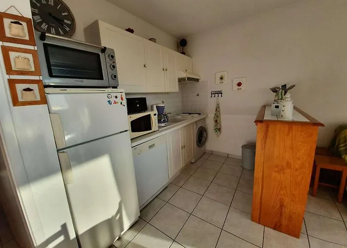 T2/cabine En Rdc, 4 Couchages, Terrasse, Parking Prive, A 50m De L'ocean - St-hilaire-de-riez - Fr-1-224c-50 Saint-Hilaire-de-Riez